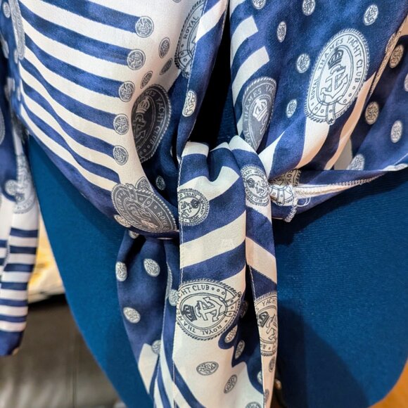 Vintage blouse with tie up front - Picture 2 of 8